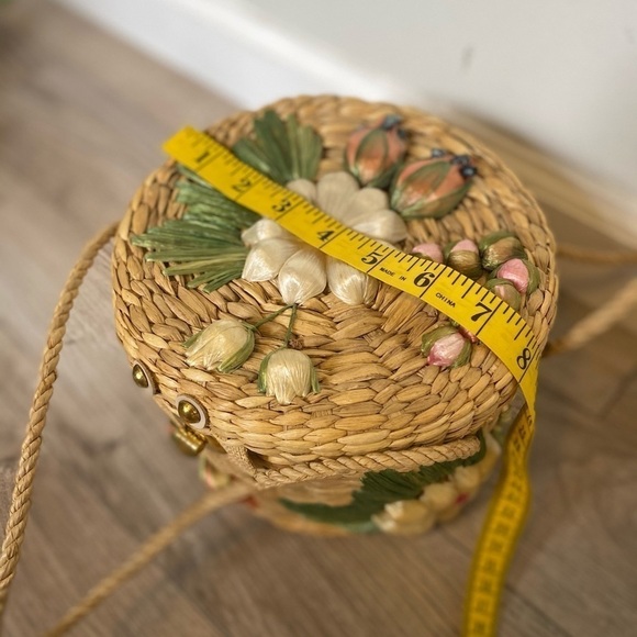 HANDMADE Basket Bag with Floral Pattern - Picture 9 of 11